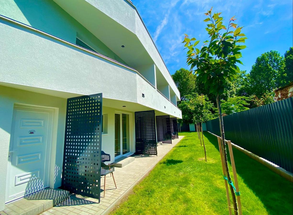 Lilac Apartman Балатонлеле Екстериор снимка