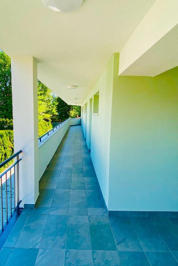Lilac Apartman Балатонлеле Екстериор снимка