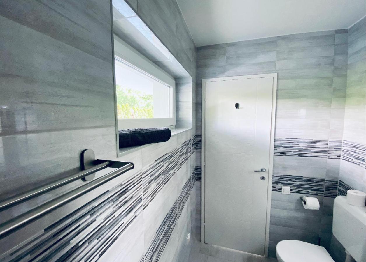 Lilac Apartman Балатонлеле Екстериор снимка